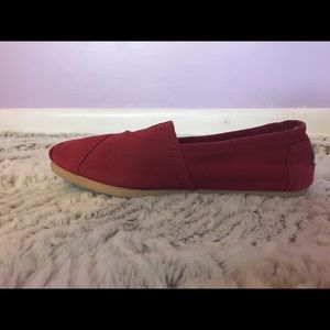 Toms Red Classics